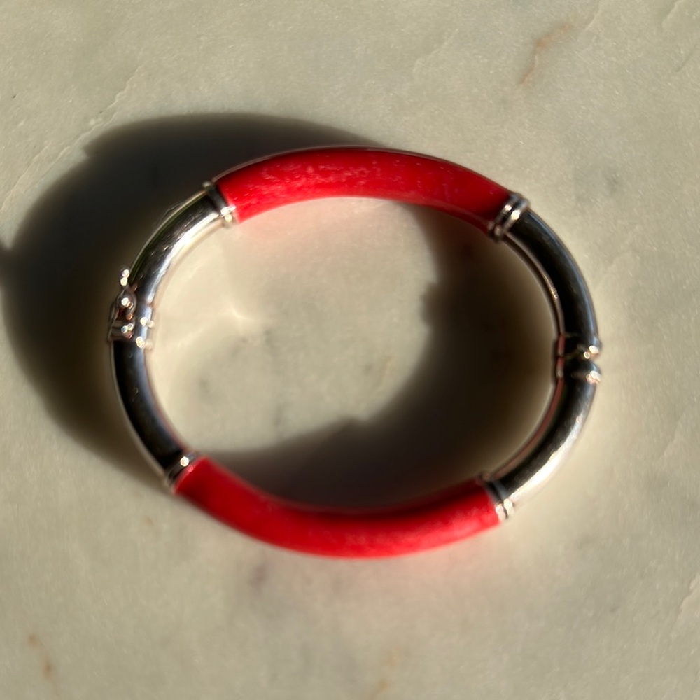 Milor Italy sterling silver hinged bangle bracelet with a pink enamel finish! 💖